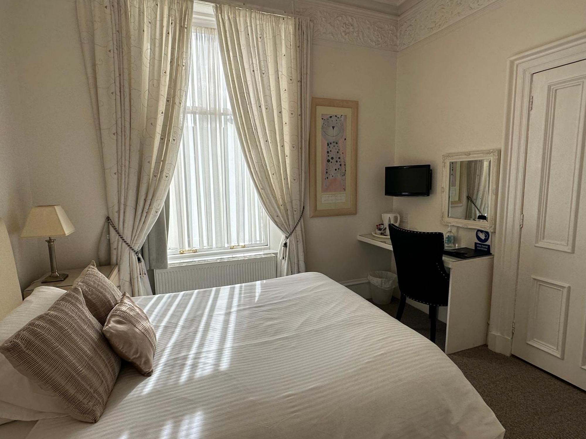 Third House Guest House Aberdeen Esterno foto